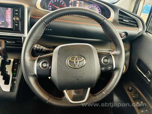 2017 TOYOTA SIENTA G CUERO