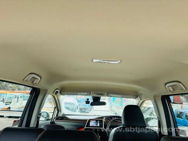 2017 TOYOTA SIENTA G CUERO