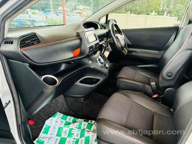 2017 TOYOTA SIENTA G CUERO