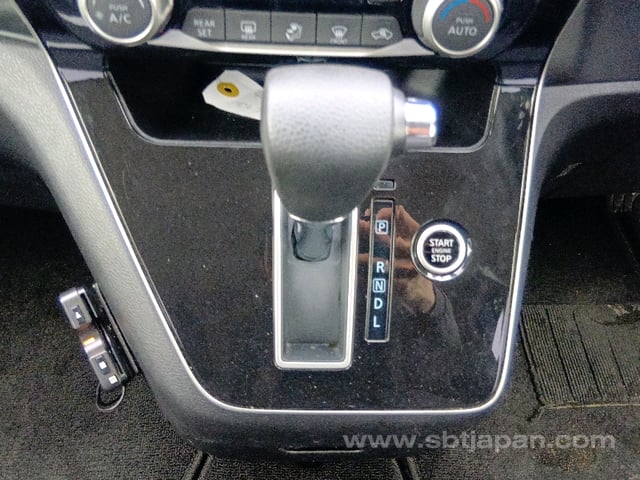 2022 NISSAN SERENA XV