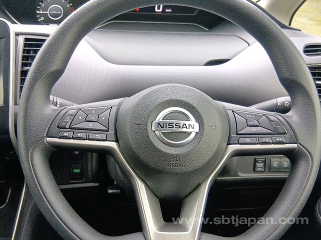 2022 NISSAN SERENA XV