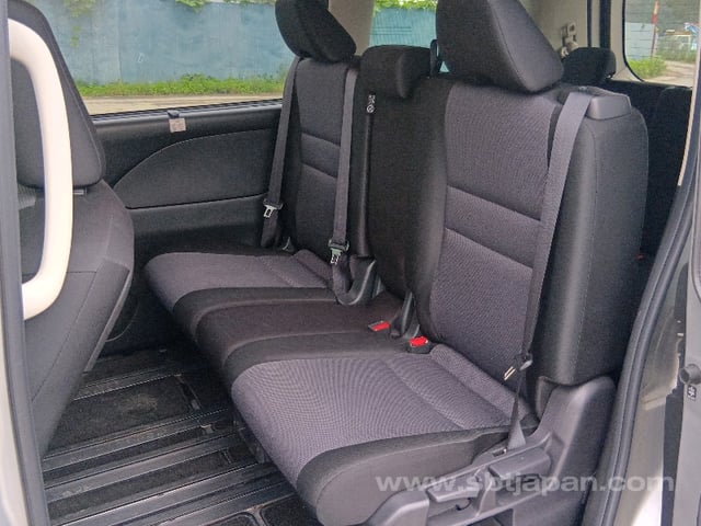 2022 NISSAN SERENA XV