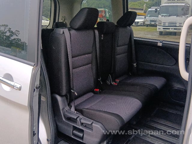 2022 NISSAN SERENA XV
