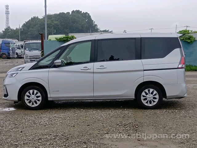 2022 NISSAN SERENA XV