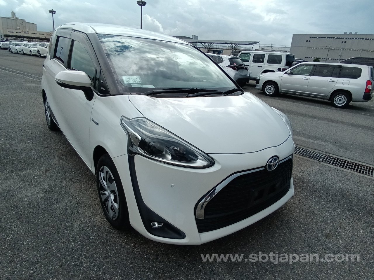 2019 Toyota Sienta, photo 1 of 1