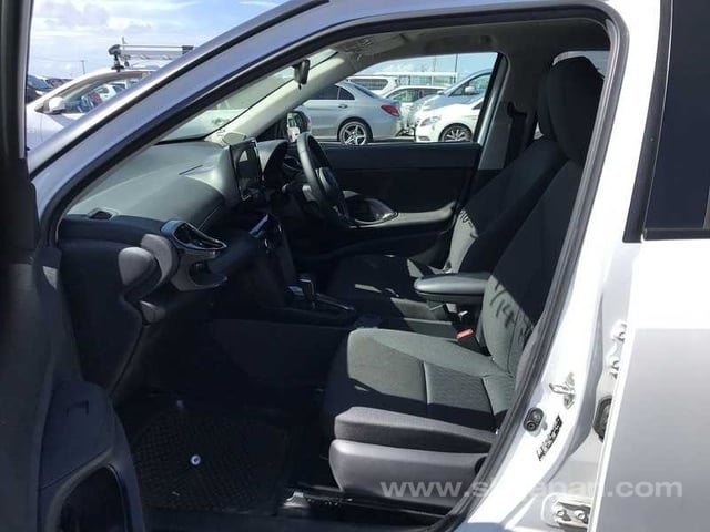 2024 TOYOTA YARIS CROSS G
