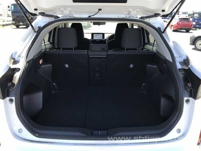 2024 TOYOTA YARIS CROSS G