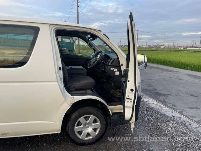 2019 TOYOTA REGIUSACE VAN DX