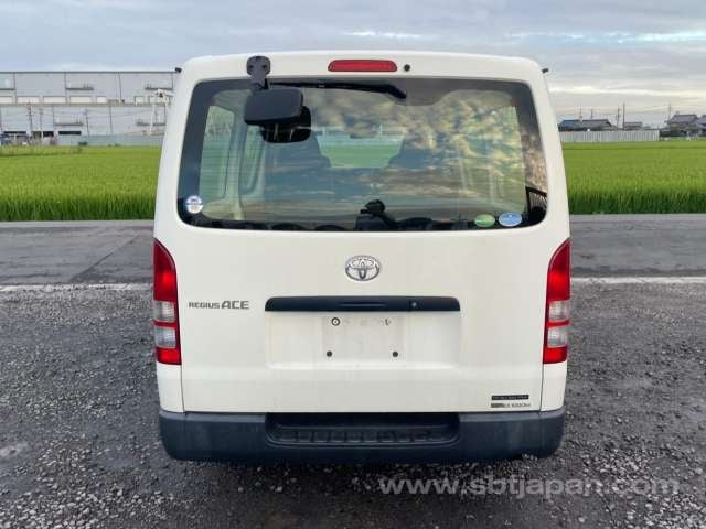 2019 TOYOTA REGIUSACE VAN DX