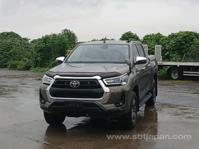 2022 TOYOTA HILUX Z