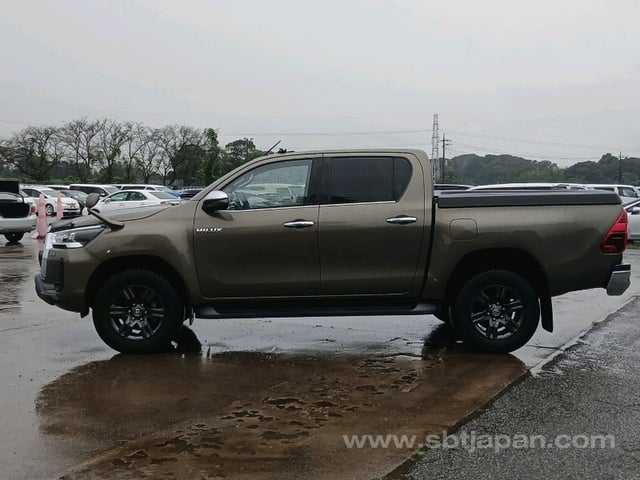 2022 TOYOTA HILUX Z