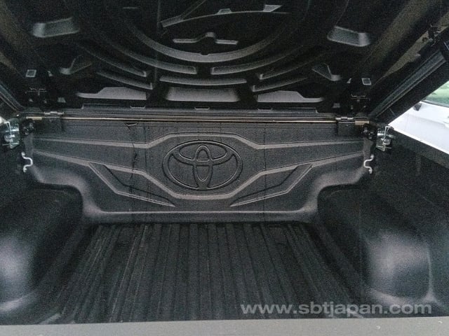 2022 TOYOTA HILUX Z
