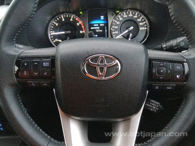 2022 TOYOTA HILUX Z