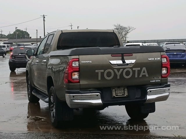 2022 TOYOTA HILUX Z