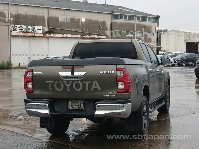 2022 TOYOTA HILUX Z