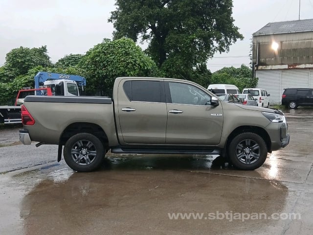 2022 TOYOTA HILUX Z