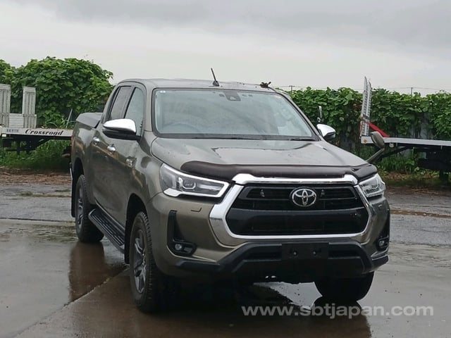 2022 TOYOTA HILUX Z