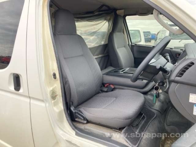 2018 TOYOTA HIACE VAN DX