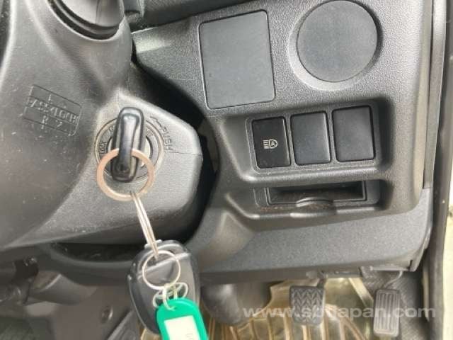 2018 TOYOTA HIACE VAN DX