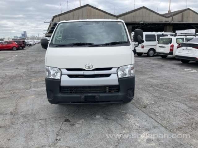2018 TOYOTA HIACE VAN DX