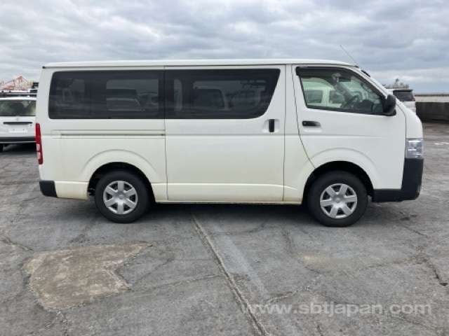 2018 TOYOTA HIACE VAN DX
