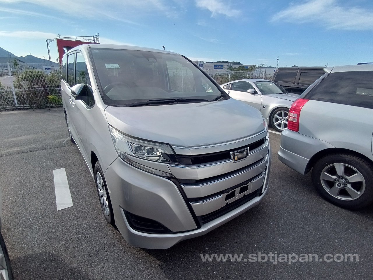 2019 Toyota Noah, photo 1 of 1