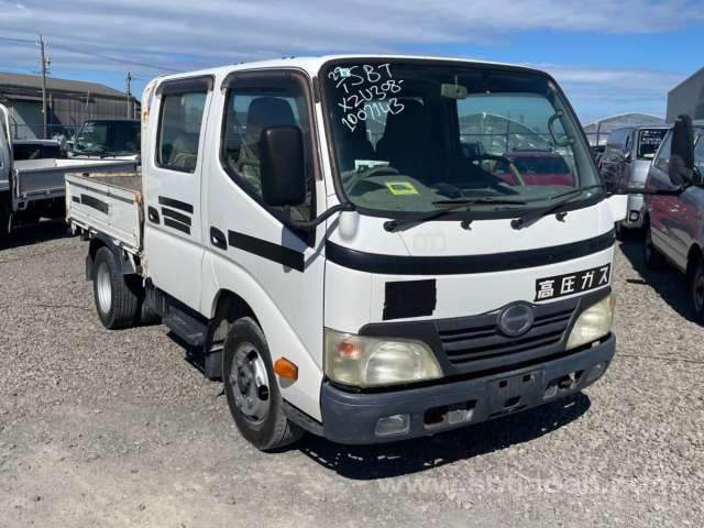 2023 TOYOTA HIACE VAN DX