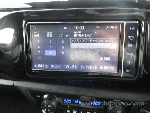 2022 TOYOTA HILUX Z