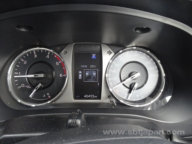 2022 TOYOTA HILUX Z