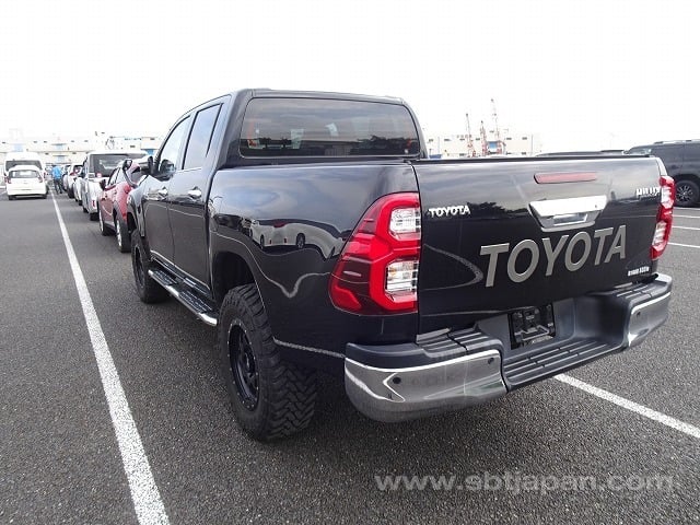 2022 TOYOTA HILUX Z