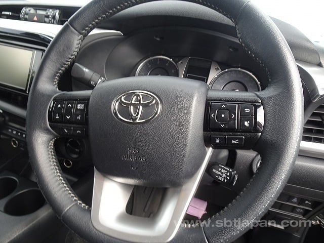 2022 TOYOTA HILUX Z