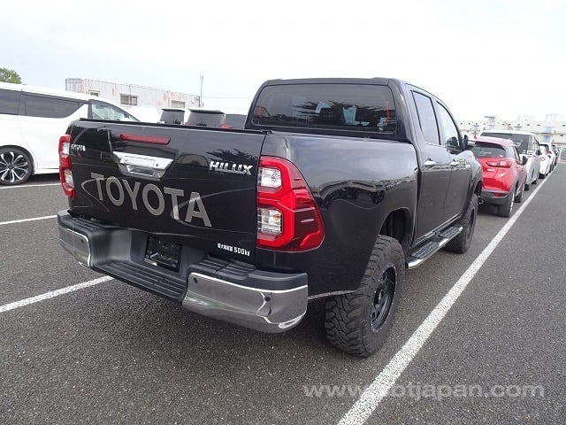 2022 TOYOTA HILUX Z