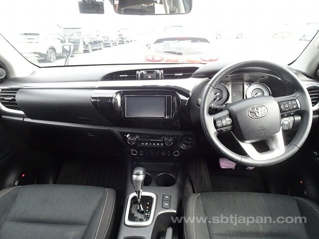 2022 TOYOTA HILUX Z