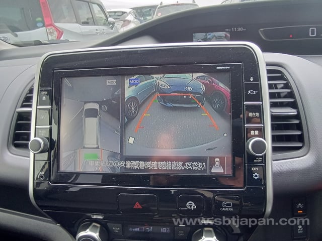 2017 NISSAN SERENA X V SELECTION