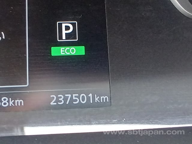 2017 NISSAN SERENA X V SELECTION