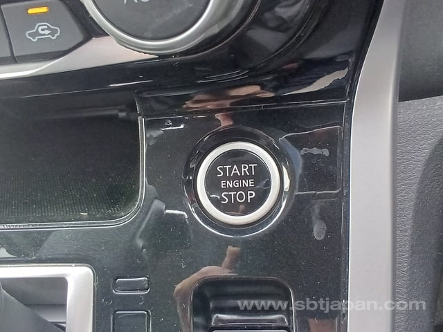 2017 NISSAN SERENA X V SELECTION