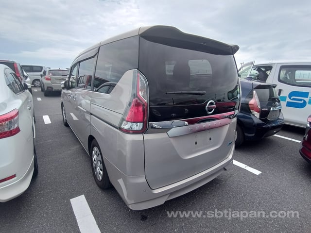 2017 NISSAN SERENA X V SELECTION