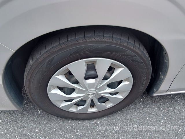 2017 NISSAN SERENA X V SELECTION