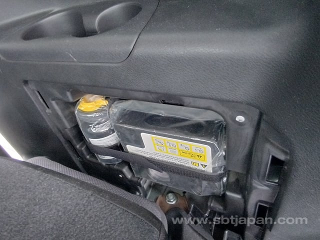 2017 NISSAN SERENA X V SELECTION
