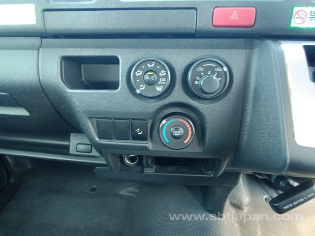 2019 TOYOTA REGIUSACE VAN DX