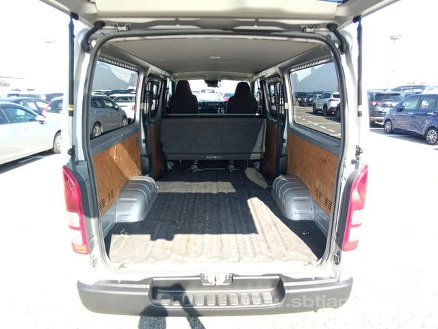 2019 TOYOTA REGIUSACE VAN DX