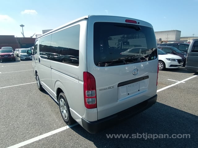 2019 TOYOTA REGIUSACE VAN DX
