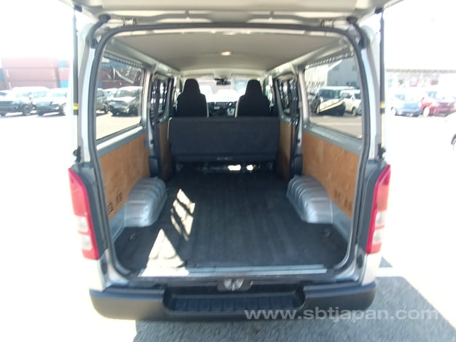 2019 TOYOTA REGIUSACE VAN DX