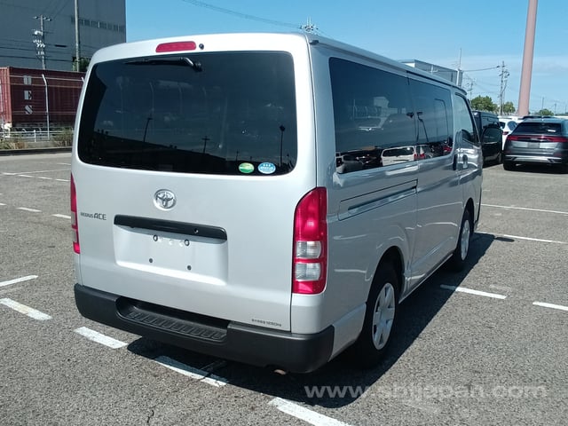 2019 TOYOTA REGIUSACE VAN DX