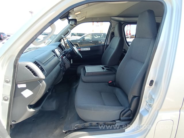 2019 TOYOTA REGIUSACE VAN DX