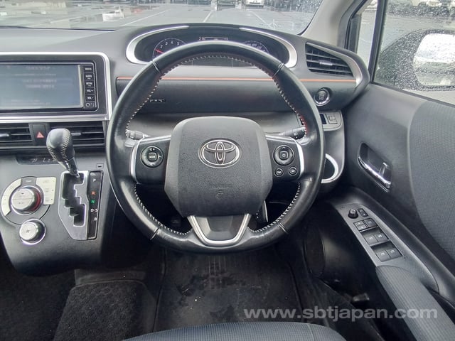 2018 TOYOTA SIENTA G