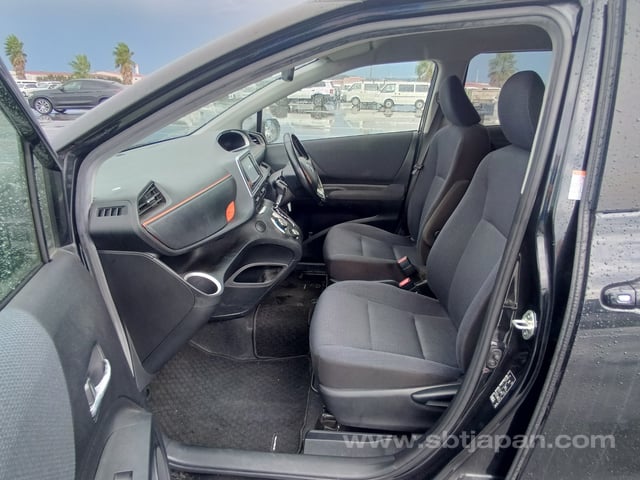 2018 TOYOTA SIENTA G