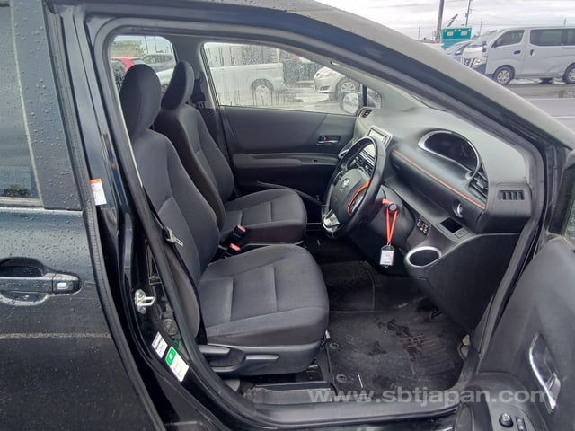 2018 TOYOTA SIENTA G