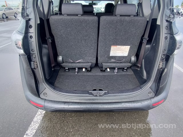 2018 TOYOTA SIENTA G