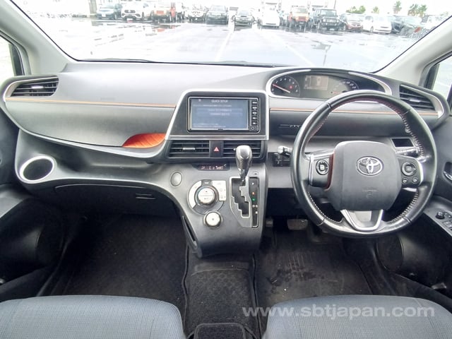 2018 TOYOTA SIENTA G